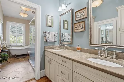 Bath - 3155 Ingleside Ave, Macon, GA 31204 photo 6 of 7