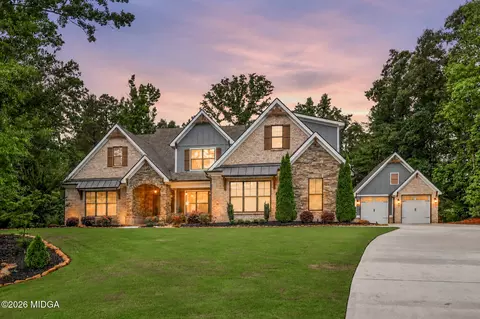 204 Tuxedo Cir, Forsyth, GA 31029