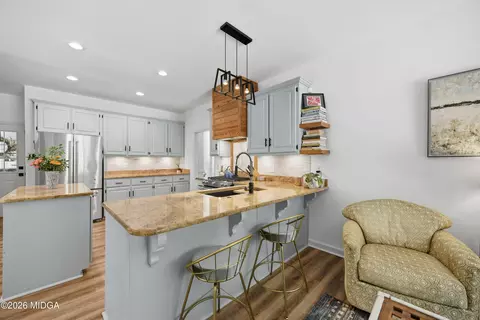 Kitchen - 125 Hampton Ridge Rd, Macon, GA 31220 photo 5 of 6