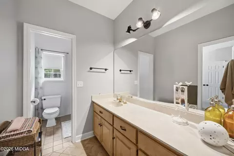Bath - 125 Hampton Ridge Rd, Macon, GA 31220 photo 4 of 4
