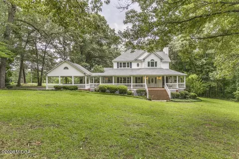 140 White Oak Plantation Dr, Gray, GA 31032