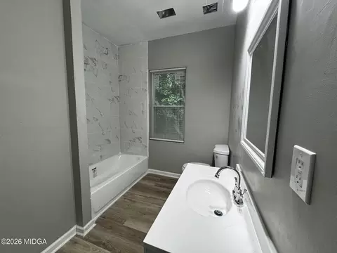 Bath - Undisclosed, Macon, GA 31201 photo 1 of 3