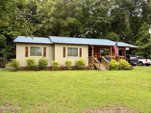 323 Giles Rd, Byron, GA 31008