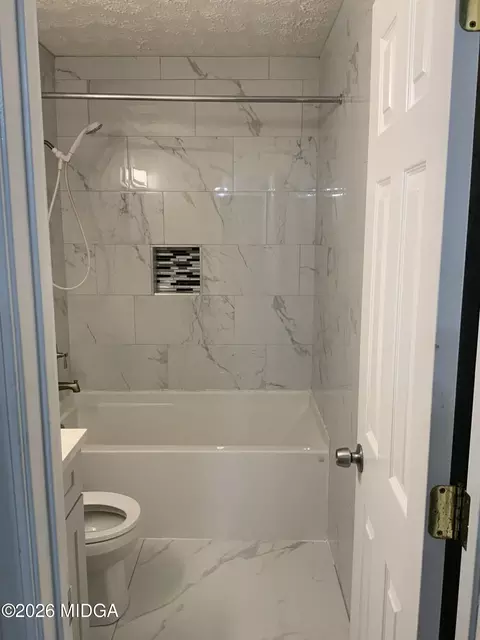 Bath - 6026 Bashon Ct, Macon, GA 31210 photo 3 of 4
