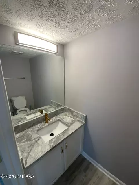 Bath - 6026 Bashon Ct, Macon, GA 31210 photo 2 of 4