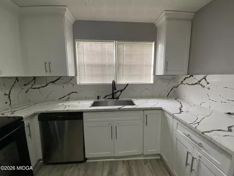 Kitchen - 6026 Bashon Ct, Macon, GA 31210 photo 2 of 4