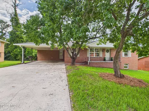 1562 Berkshire Dr, Macon, GA 31206