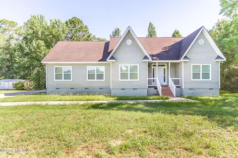 217 Cedar Lake Cir, Cordele, GA 31015