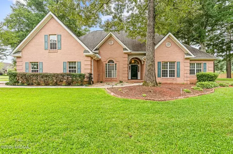 100 Briarmoor Dr, Warner Robins, GA 31088