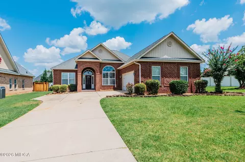 600 Trails End Cir, Bonaire, GA 31005