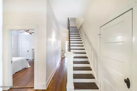 Entry Way - 167 Pierce Ave, Macon, GA 31204 photo 2 of 5
