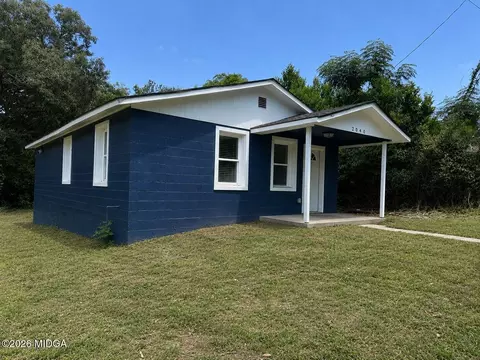 2040 Lowe St, Macon, GA 31204