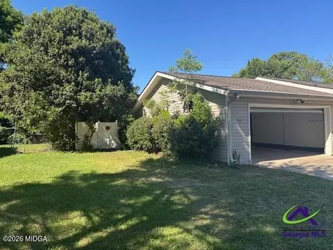Exterior - 111 Foxfire Dr, Warner Robins, GA 31093 photo 1 of 5