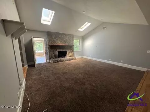 Living - 111 Foxfire Dr, Warner Robins, GA 31093 photo 2 of 3