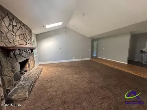 Living - 111 Foxfire Dr, Warner Robins, GA 31093 photo 3 of 3