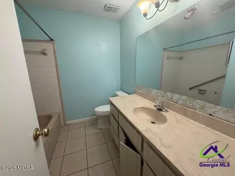 Bath - 111 Foxfire Dr, Warner Robins, GA 31093 photo 1 of 4