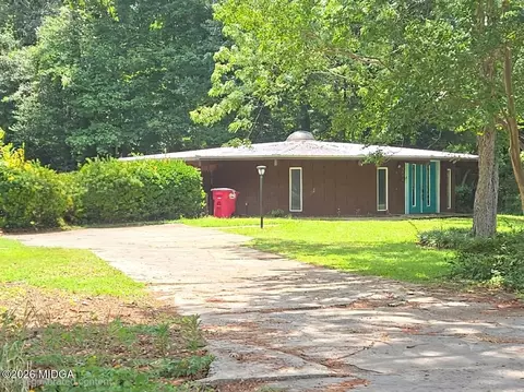 882 N Confederate Dr, Macon, GA 31220