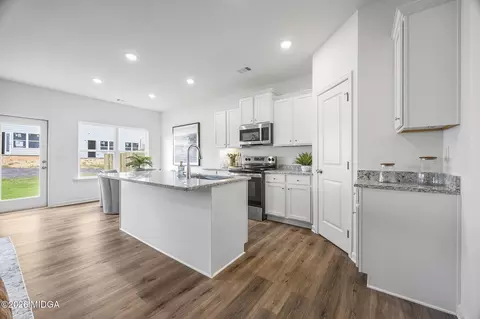 Kitchen - 3187 Haystack Dr #HI259, Macon, GA 31216 photo 1 of 4