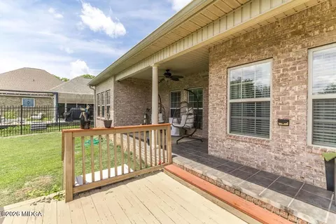 Exterior - 504 Eagle Springs Dr, Centerville, GA 31028 photo 6 of 9