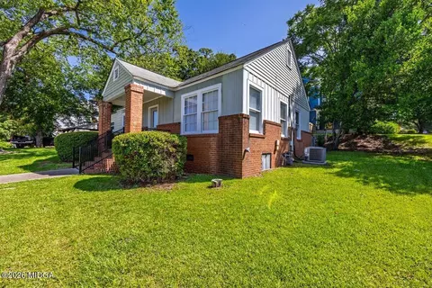 Exterior - 825 Maple St, Macon, GA 31201 photo 4 of 7