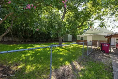 Exterior - 825 Maple St, Macon, GA 31201 photo 5 of 7