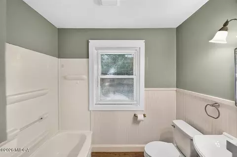 Bath - 825 Maple St, Macon, GA 31201 photo 1 of 2