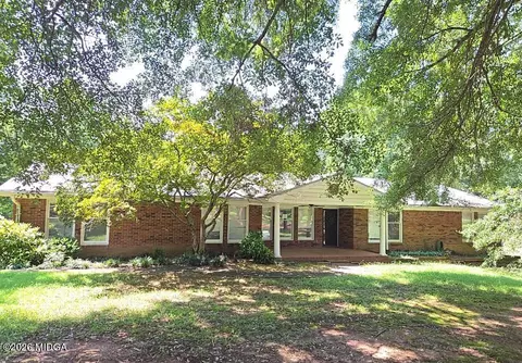 308 Horseshoe Bend Cir, Griffin, GA 30223