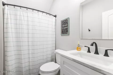 Bath - 665 Edge Rd, Forsyth, GA 31029 photo 5 of 5