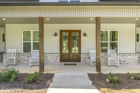 Exterior - 665 Edge Rd, Forsyth, GA 31029 photo 5 of 8