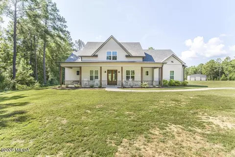 Exterior - 665 Edge Rd, Forsyth, GA 31029 photo 2 of 8