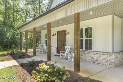 Exterior - 665 Edge Rd, Forsyth, GA 31029 photo 4 of 8
