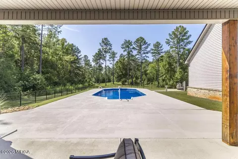 Exterior - 665 Edge Rd, Forsyth, GA 31029 photo 6 of 8