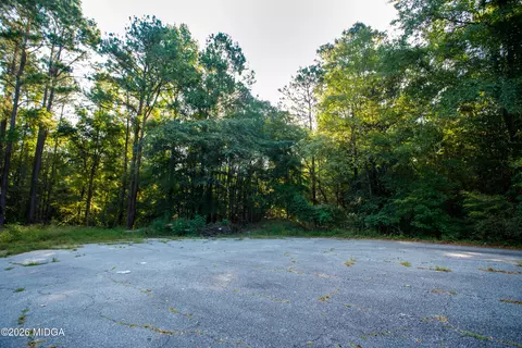 3821 Crest Dr, Macon, GA 31217 photo 2