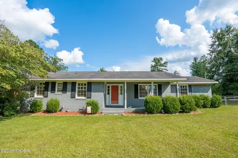 211 Virginia Cir, Jeffersonville, GA 31044