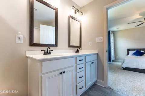 Bath - 168 Red Tail Cir, Byron, GA 31008 photo 1 of 3