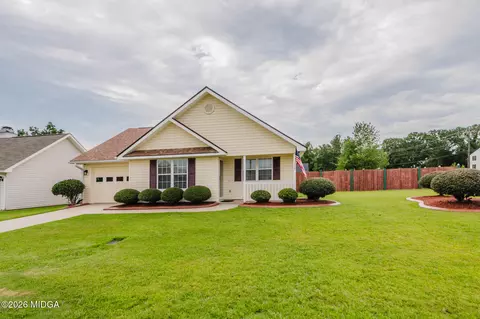 605 Deerfield Cir, Warner Robins, GA 31088
