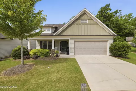 35 Westwood Dr, Covington, GA 30014