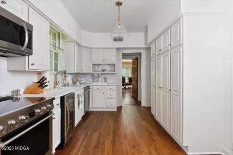 Entry Way - 2667 Stanislaus Cir, Macon, GA 31204 photo 4 of 5