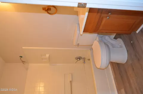 Bath - 223 Carroll Rd, Roberta, GA 31078 photo 2 of 2