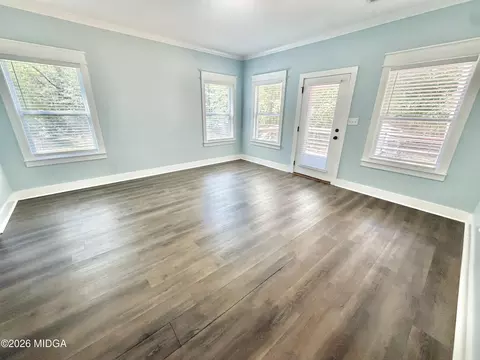 Living - 1244 Smith Rd, Forsyth, GA 31029 photo 6 of 6
