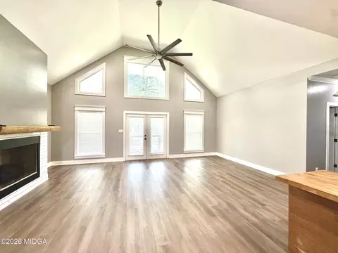 Living - 1244 Smith Rd, Forsyth, GA 31029 photo 1 of 6