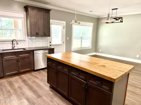 Kitchen - 1244 Smith Rd, Forsyth, GA 31029 photo 1 of 2