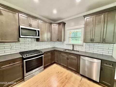 Kitchen - 1244 Smith Rd, Forsyth, GA 31029 photo 2 of 2