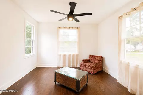Living - 342 Rogers Ave, Macon, GA 31204 photo 5 of 5