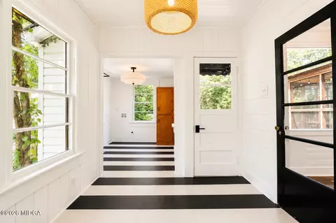 Entry Way - 342 Rogers Ave, Macon, GA 31204 photo 1 of 8