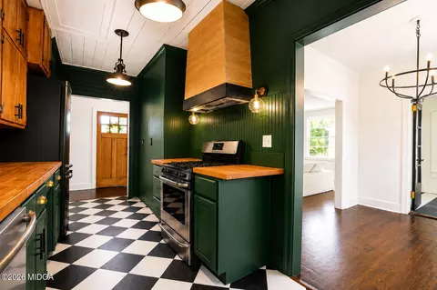 Kitchen - 342 Rogers Ave, Macon, GA 31204 photo 6 of 6
