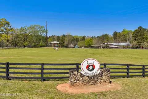 40 Pea Ridge Rd, Juliette, GA 31046