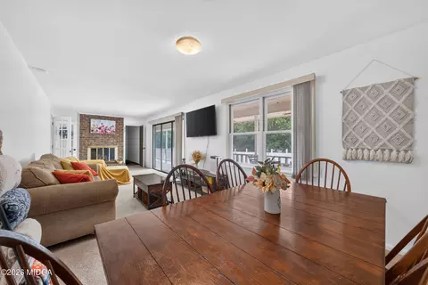 Dining - 765 Central Rd, Thomson, GA 30824 photo 3 of 3