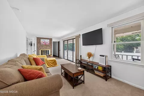 Living - 765 Central Rd, Thomson, GA 30824 photo 1 of 1