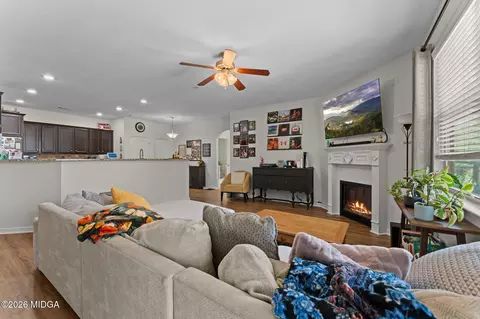 Living - 205 Christopher Luke Cir, Perry, GA 31069 photo 1 of 1